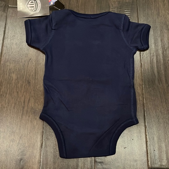 NFL | Chicago Bears Onesie - Picture 3 of 3